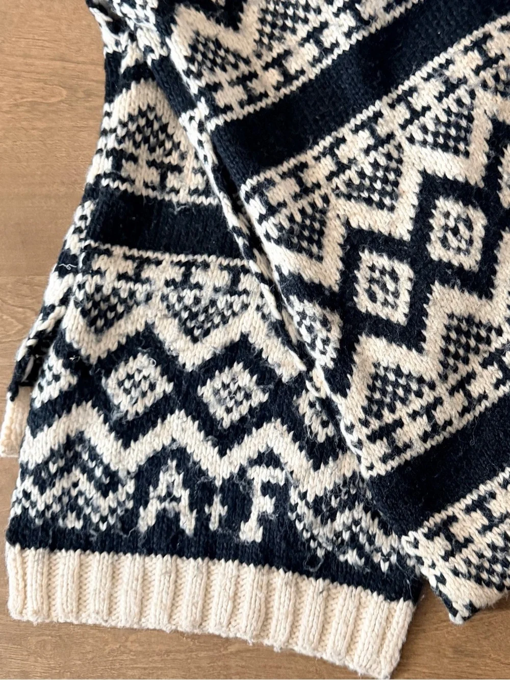Abercrombie & Fitch Collegiate Scarf Navy and Cream Nordic Knit Long